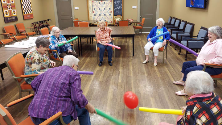 Fun and fitness at The Landing at Shadow Creek! Residents enjoy a lively exercise class, staying active, engaged, and energized.