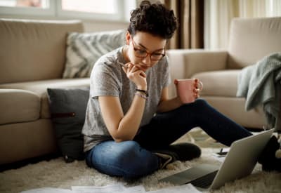 Resident working from home at Frazer Crossing in Malvern, Pennsylvania