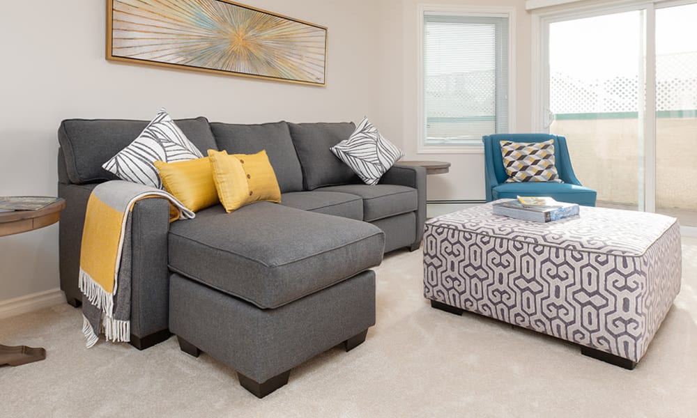 An apartment living room at Touchmark at Wedgewood in Edmonton, Alberta