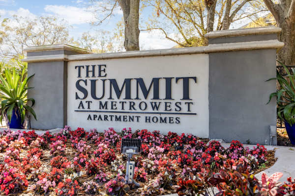 Signage of apartments at The Summit At Metrowest in Orlando, Florida