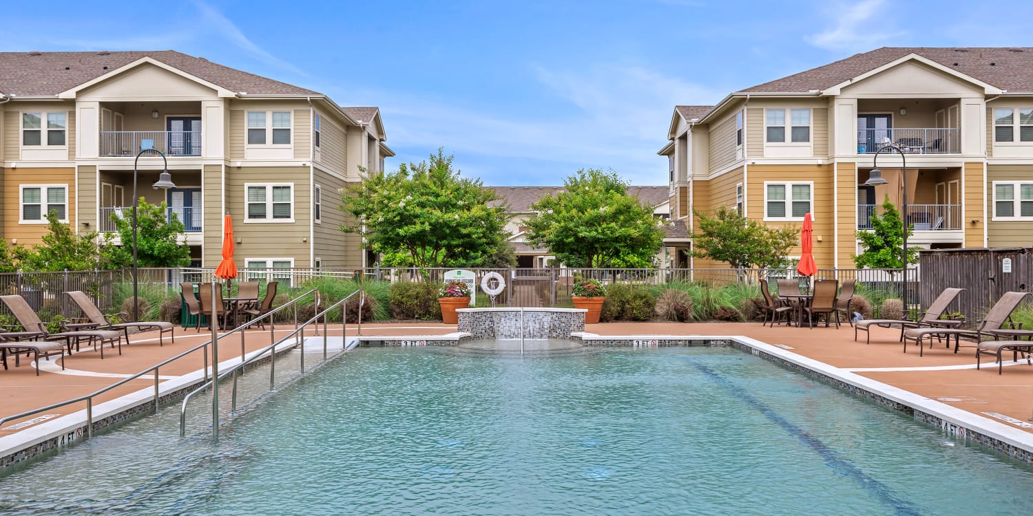 Resort style pool at Joshua, Texas, apartments at Mariposa South Broadway