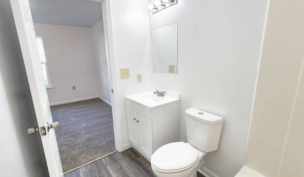 Apartment bathroom at Cameron Creek Apartments, Galloway, Ohio