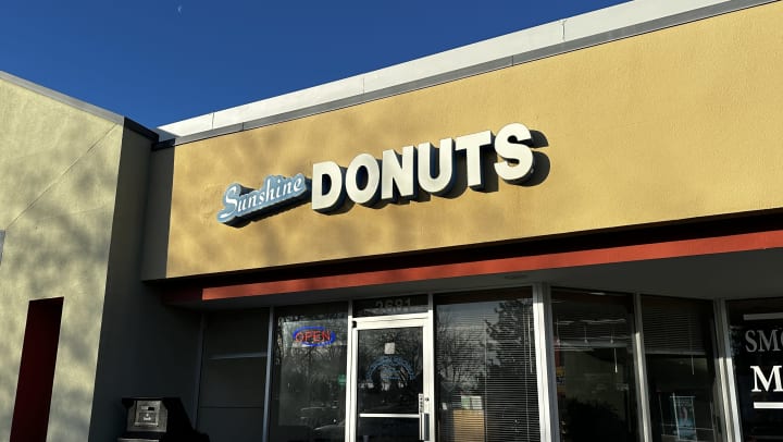 Sunshine Donuts Sign