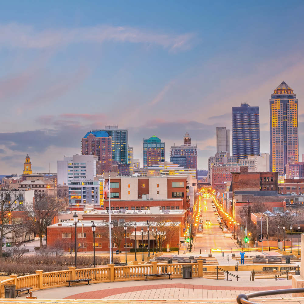  Des Moines, Iowa skyline near East Village Square 