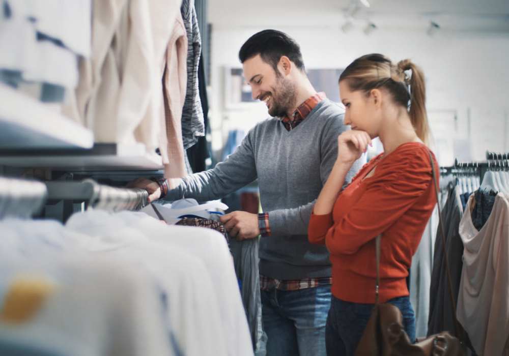 Resident couple shopping near Casa Santa Fe Apartments in Scottsdale, Arizona 