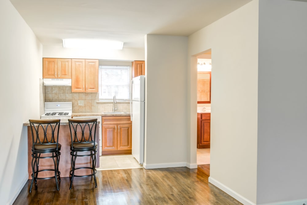 Photos of Wingate Apartments in Hamilton, NJ