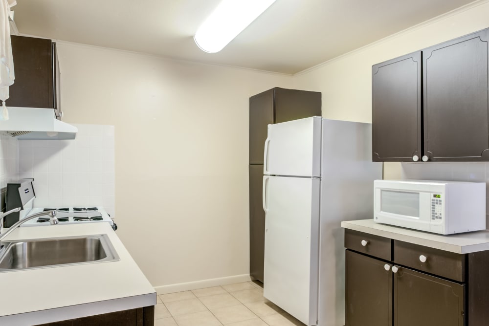 Photos of Wingate Apartments in Hamilton, NJ