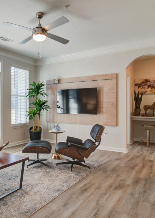 Living room at Southwood Vista in Atlanta, Georgia