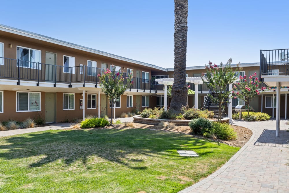 Spacious courtyard at Coral Gardens Apartment Homes in Hayward, California