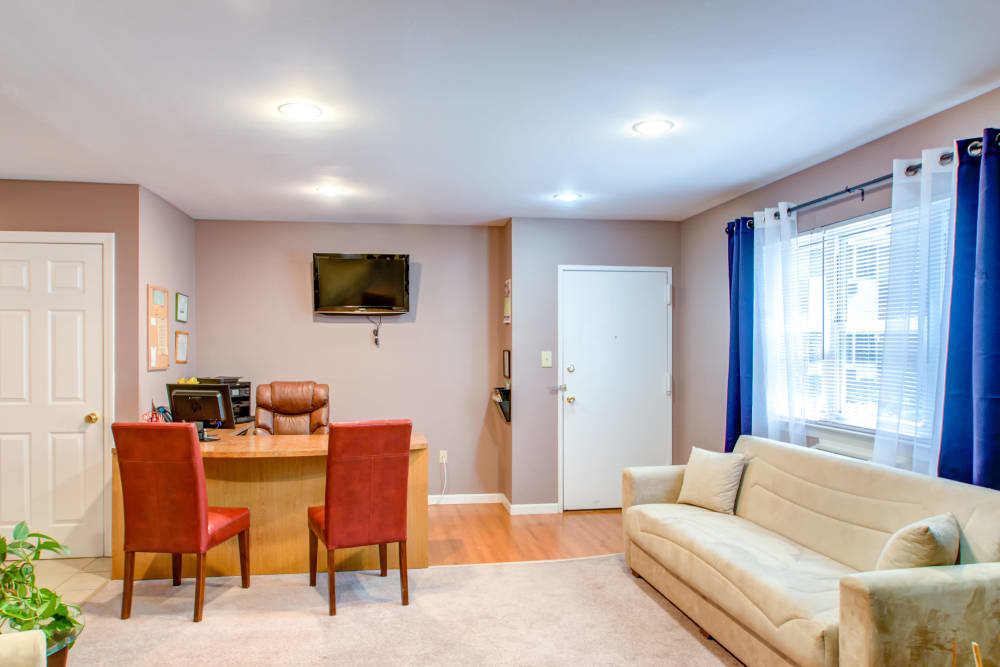 Photos of Pointe Breeze Apartments in Bordentown, New Jersey