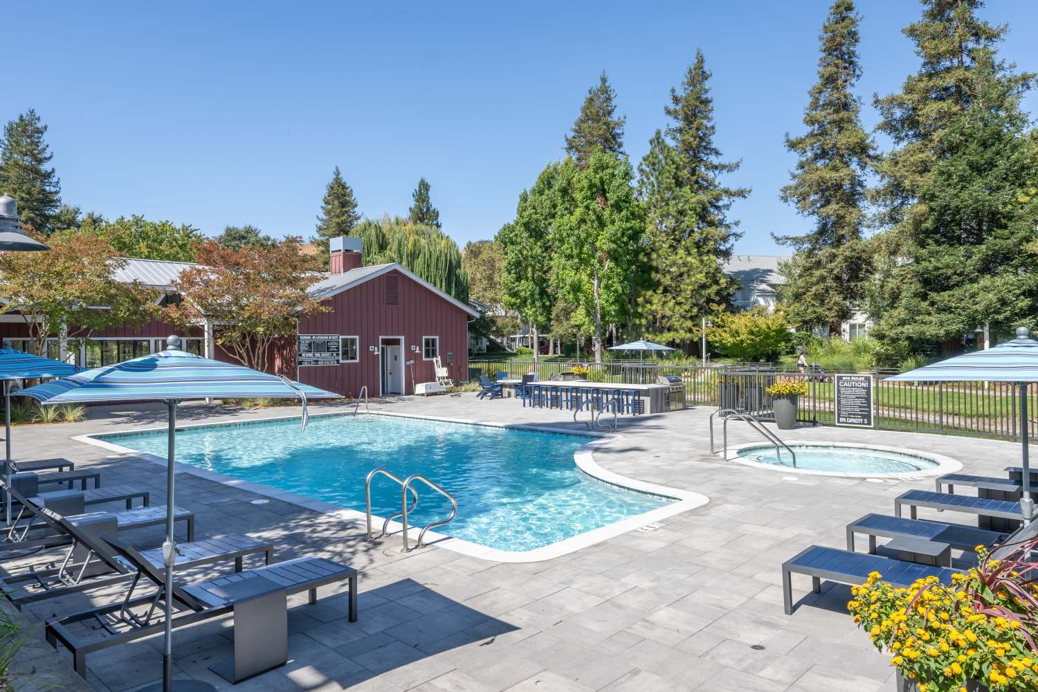 Swimming pool at Cotton Wood Apartments in Dublin, California