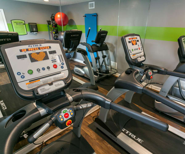 Community fitness center at Candlewood Apartments in Nashville, Tennessee