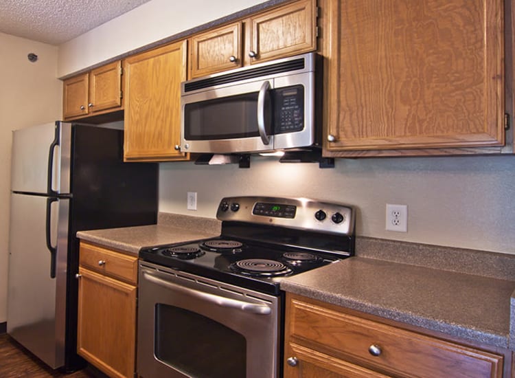 Fully equipped kitchen at Club at North Hills in Pittsburgh, Pennsylvania