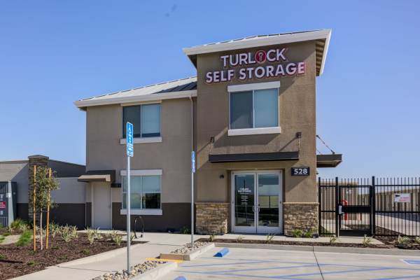 Read reviews about Turlock Self Storage in Turlock, California