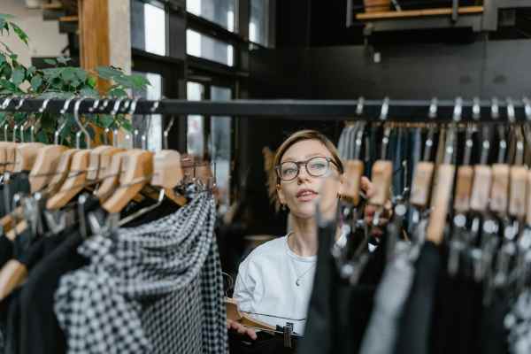 Woman shopping in a boutique at Calista in Scottsdale, Arizona