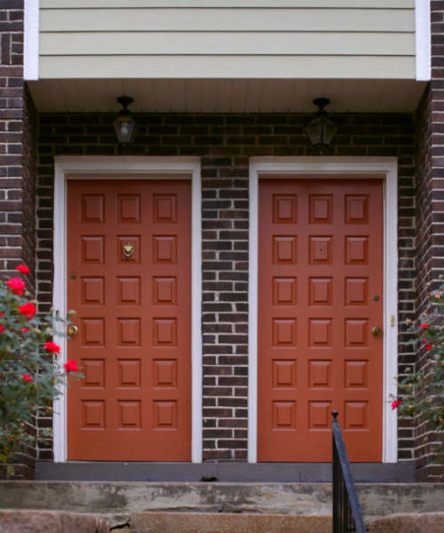 Amenities at Oaks On Bonhomme in University City, Missouri