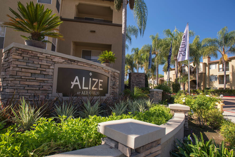 Monument sign at Alize at Aliso Viejo Apartment Homes in Aliso Viejo, California