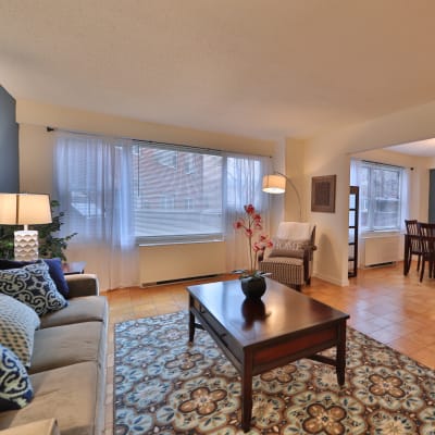Virtual tour of  a one bedroom, one bathroom model apartment at The Carlyle Apartments in Baltimore, Maryland