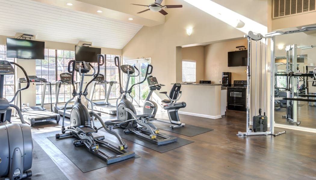 On-site fitness center at Elliot's Crossing Apartment Homes