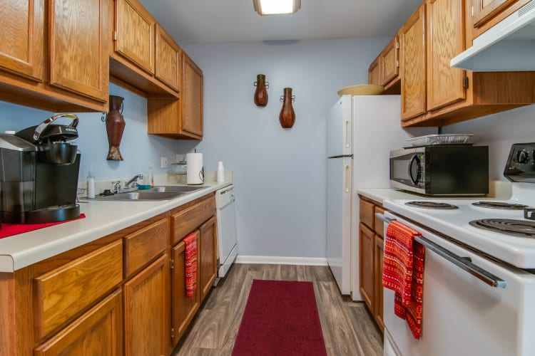 Concorde Club Apartments showcases a beautiful kitchen in Romulus, Michigan
