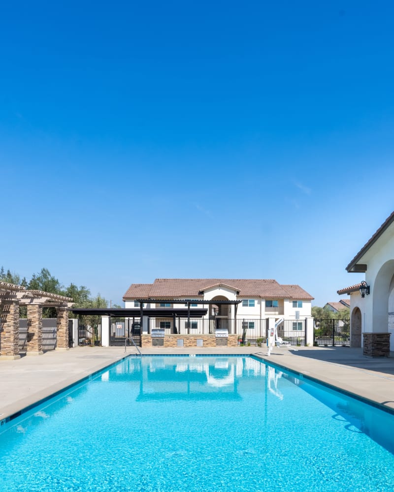 Swimming pool and spa at Tuscany Villas in Visalia, California