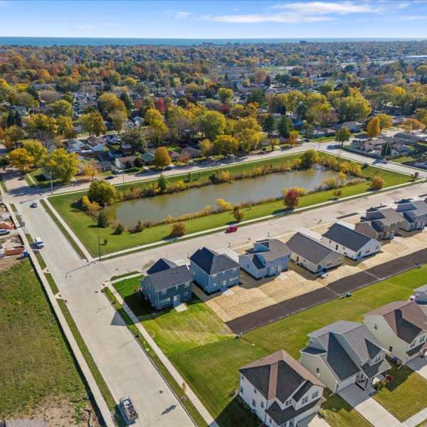 Explore the neighborhood around Brookstone in Kenosha, Wisconsin