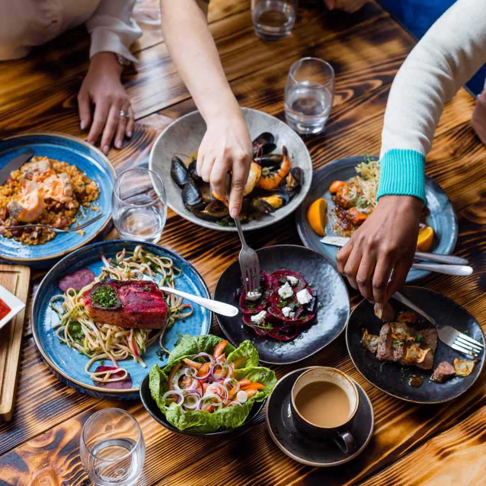 Residents eating out near Ventana Ranch Apartments in Albuquerque, New Mexico