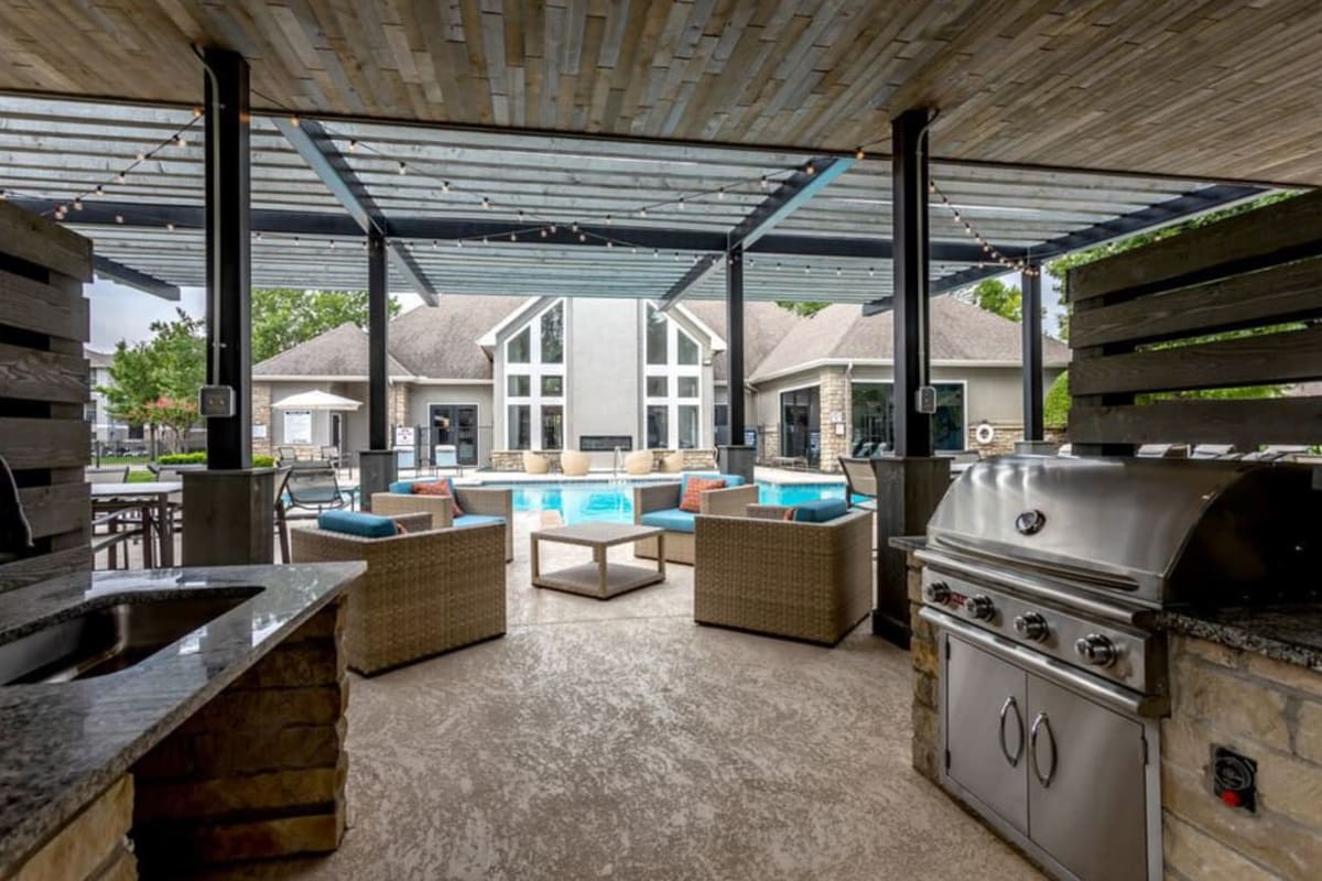 Grilling stations at Park Creek Apartments in Fort Worth, Texas