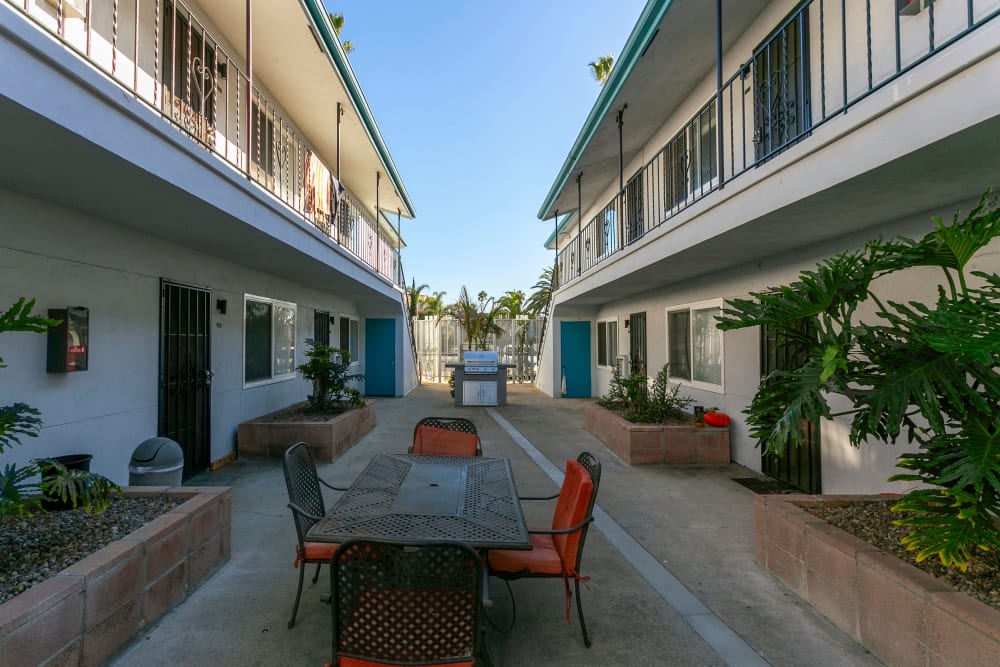 2nd Community Courtyard Area with seating at Ocean Palms Apartments