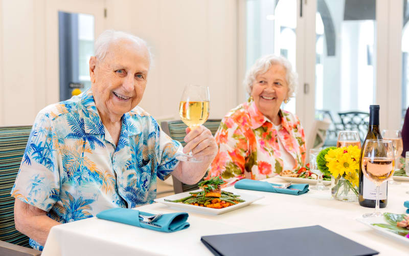 Residents dining at The Barclay at Little River in Little River, South Carolina