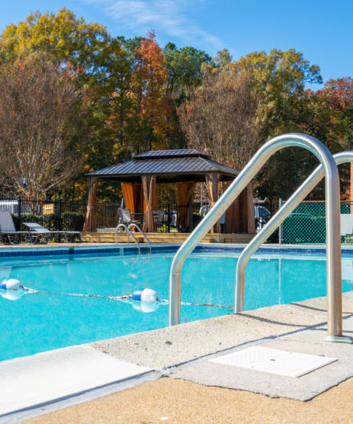 Swimming pool at Deering Manor in Richmond, Virginia