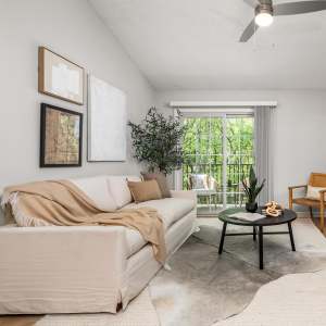 Open living room Saddlebrook Apartments in Murfreesboro, Tennessee 