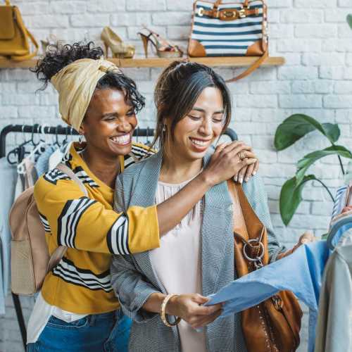 Friends shopping near Emerald Place in Lancaster, Ohio