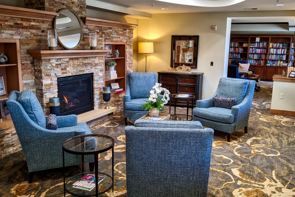 Comfortable community lounge at Applewood Pointe of Bloomington at Southtown community in Bloomington,  Minnesota. 