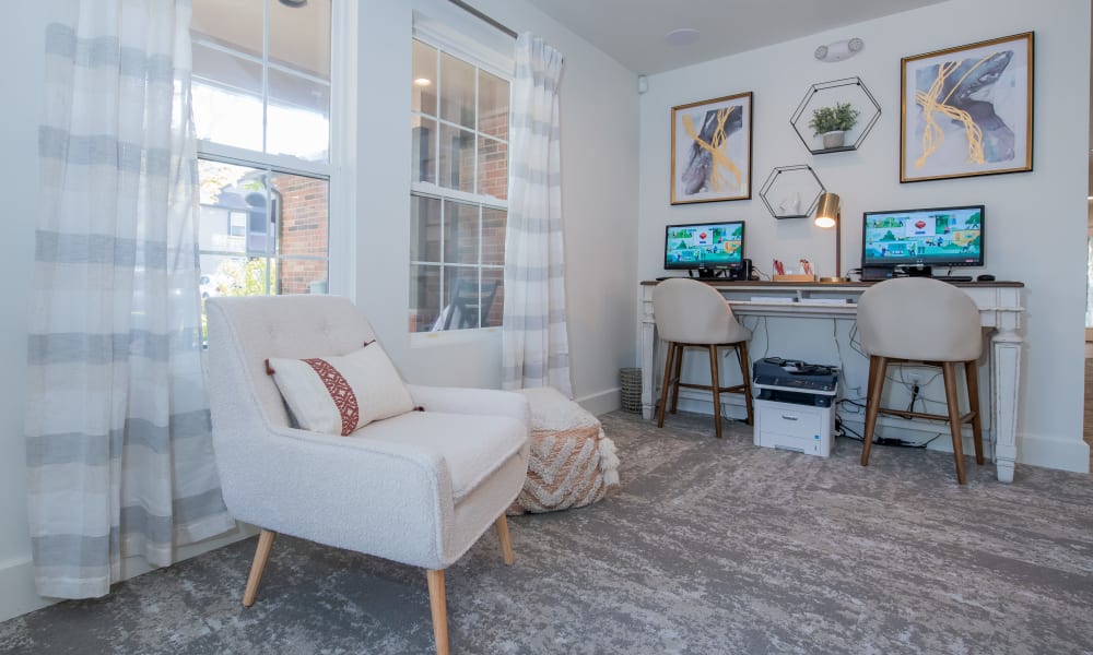 Computer room for residents at Huntington Park Apartments in Wichita, Kansas