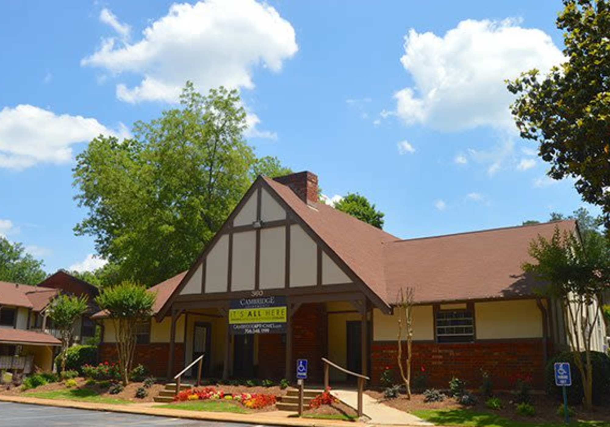Cambridge Apartments 8 of 9