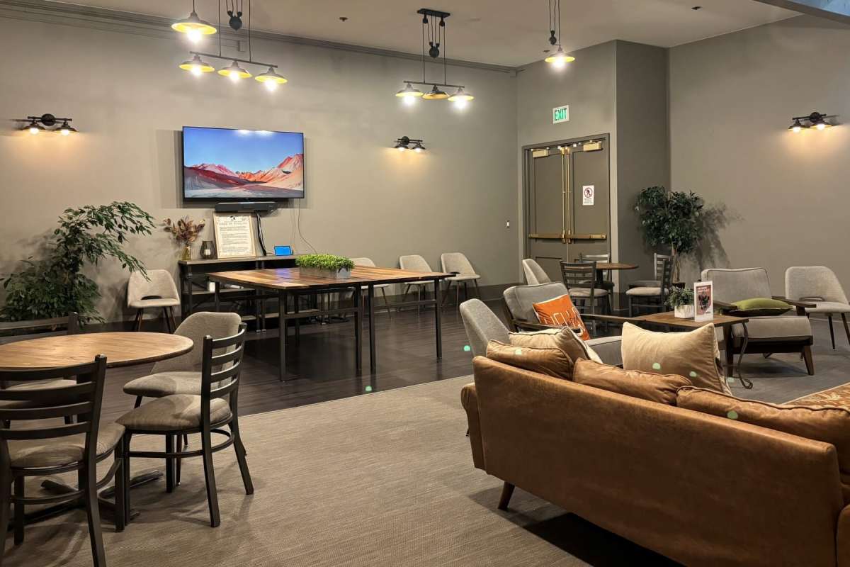 Study or work area for residents at Mountain Park Recreation Center near Oswego Cove in Lake Oswego, Oregon