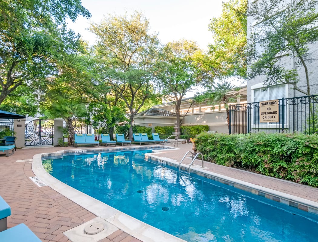 Swimming pool at Meridian Apartments in San Antonio