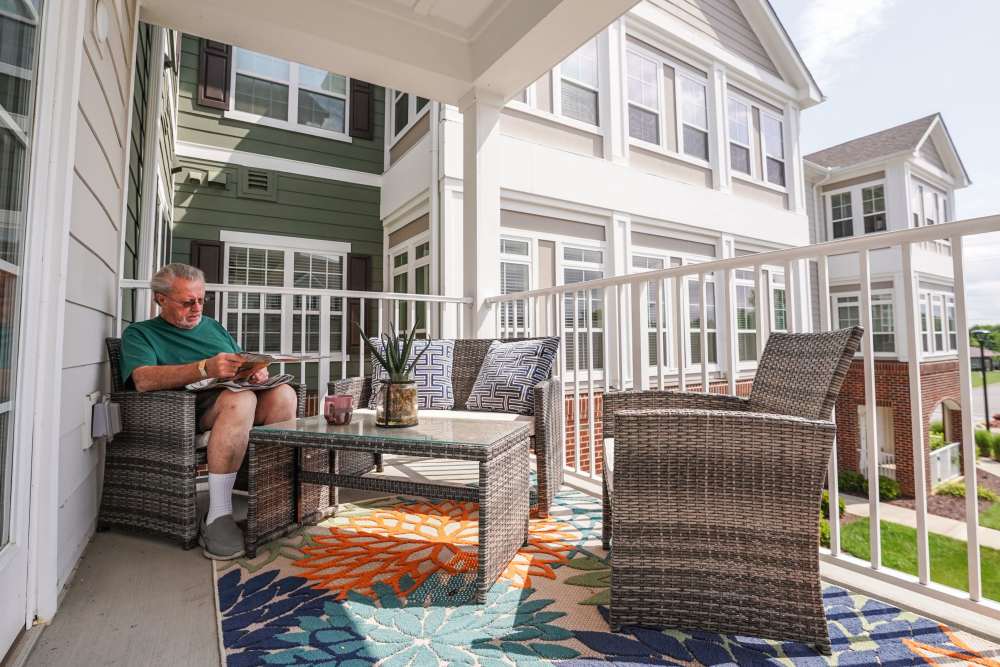 Spacious outdoor common areas at Harmony at Harts Run in Glenshaw, Pennsylvania