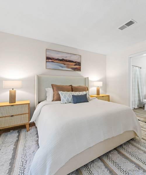 Virtual tour of Sterling Place Apartments in Columbus, OH