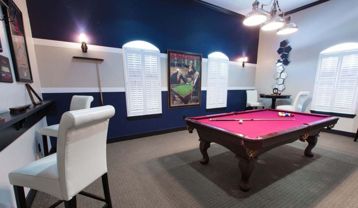 Billiard lounge with nice pool table at Cobblestone Park in Manvel, Texas