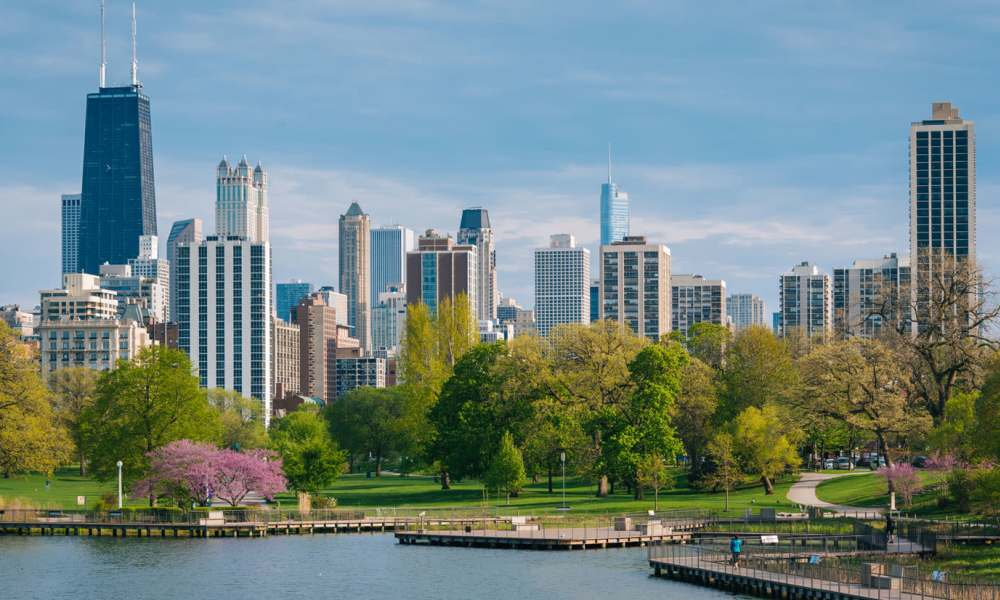 A skyline view of the city with skyscappers near Arrowhead in Palatine, Illinois