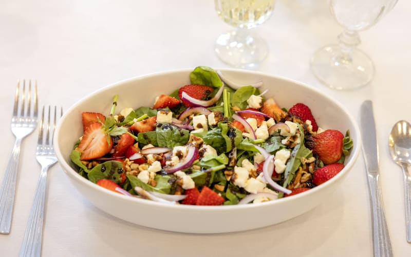 Dining at Glenncrest at Siegen in Baton Rouge, Louisiana