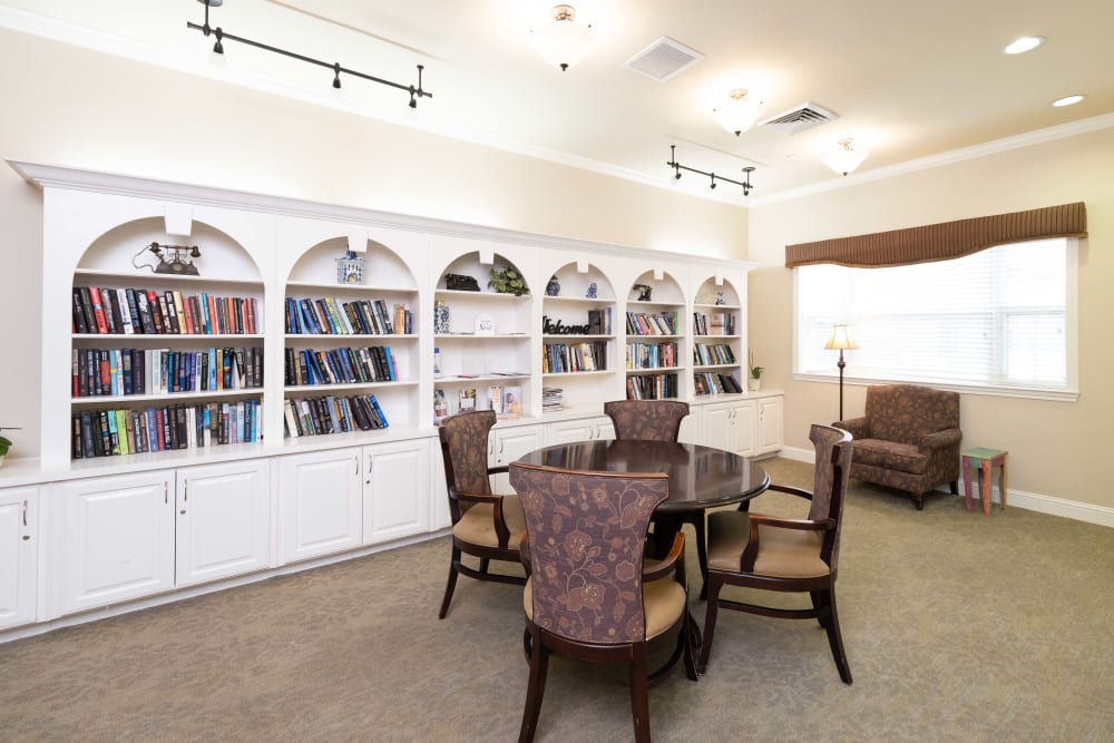 Resident lounge at The Heritage of Meyerland in Houston, Texas