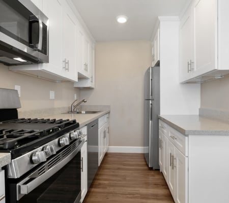 Model kitchen at Bon Aire Apartment Homes in Castro Valley, California