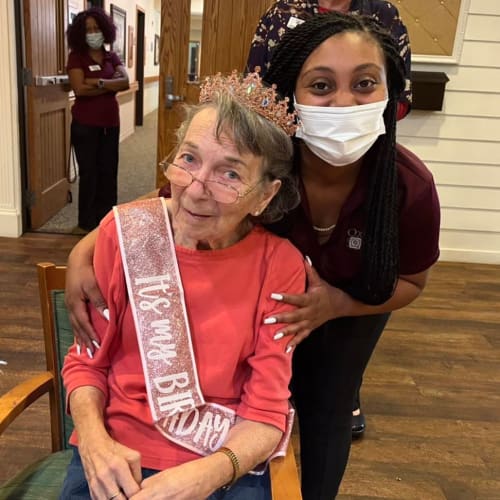 A team member at Oxford Glen Memory Care at Sachse in Sachse, Texas
