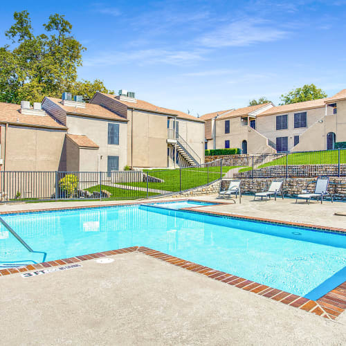 Pool at Estancia Estates in Dallas, Texas