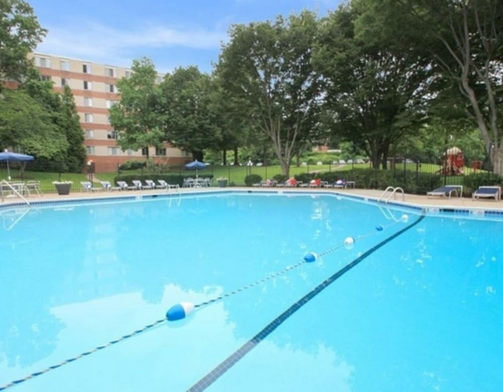Swimming pool at The Jefferson, an Eagle Rock Community in Falls Church, Virginia