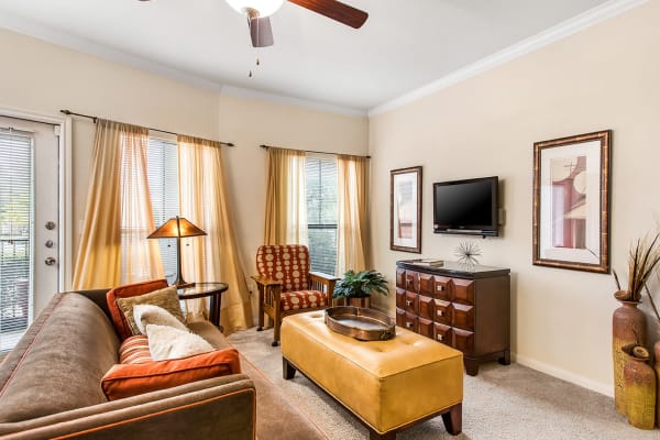 The clubhouse at Onion Creek Luxury Apartments in Austin