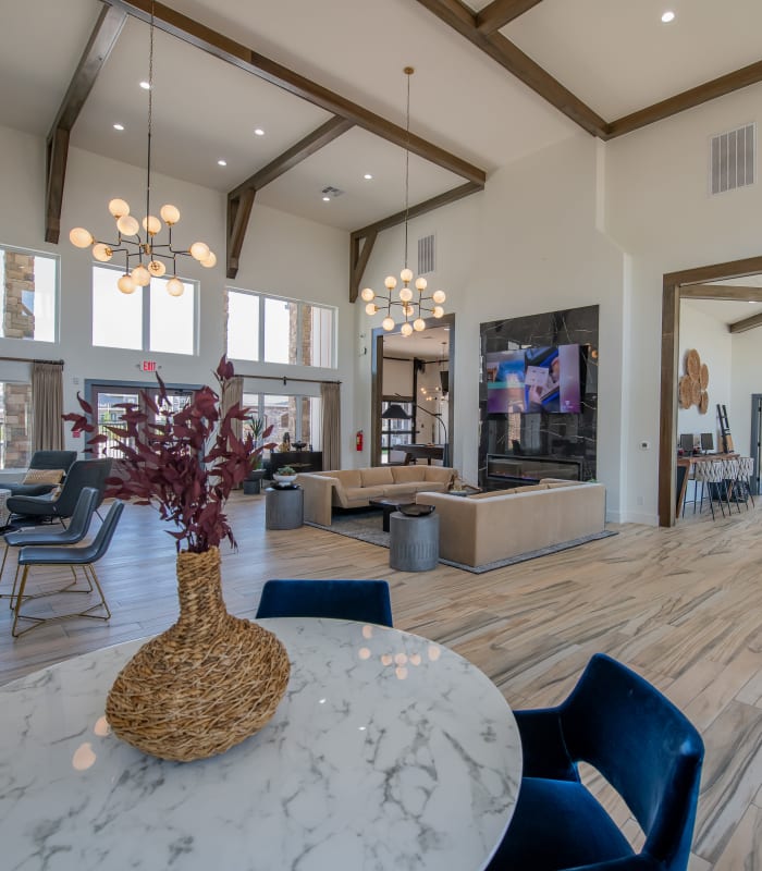 Elegant table with center piece at 24Hundred Apartments in Oklahoma City, Oklahoma